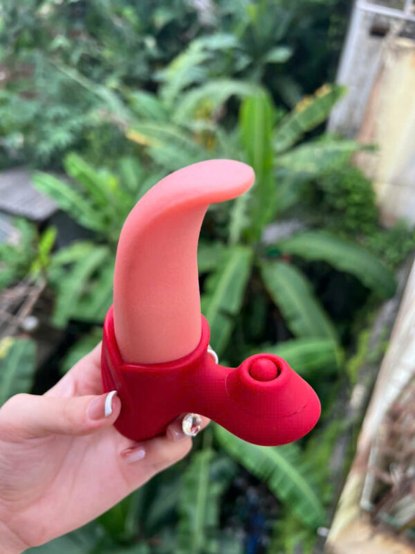 Lưỡi liếm rung bú hút hột le Amy - Ảnh 4
