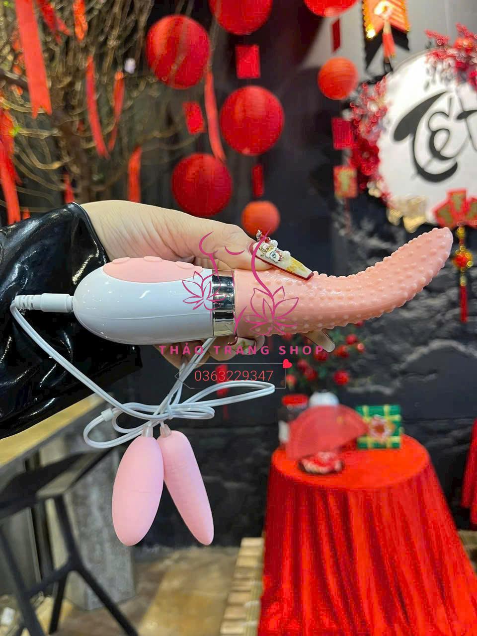 Lưỡi liếm âm đạo kết hợp trứng rung 2 đầu siêu sướng - Ảnh 2