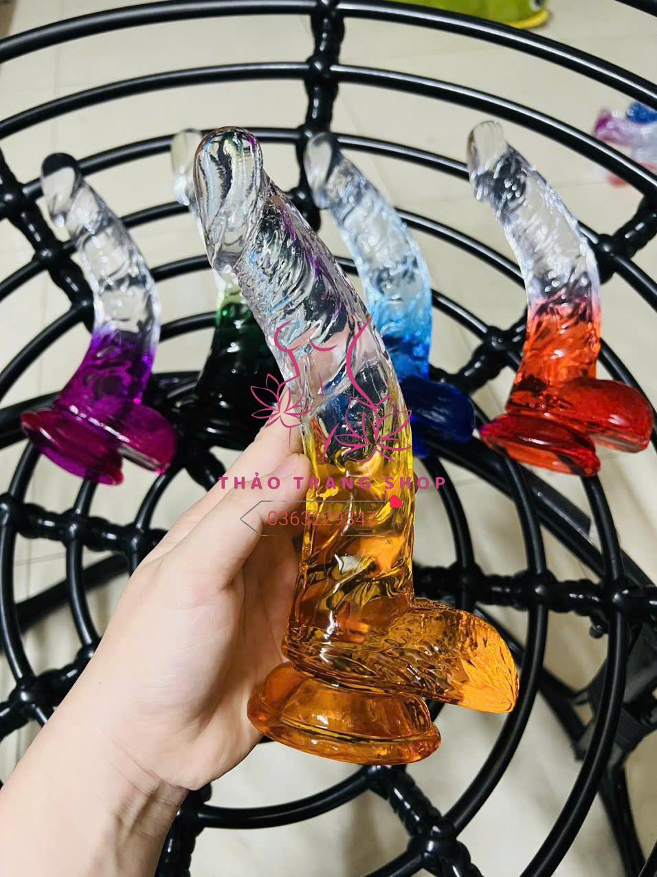 Dương vật cong trong suốt phối màu. Siêu mềm không chế độ - Ảnh 2